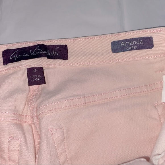 2 for $20 or 5 for $40
GLORIA VANDERBILT CAPRIS - SZ 8 - Picture 7 of 9